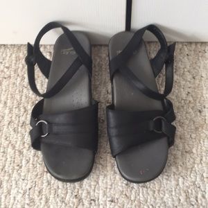 Dansko size 40 open toe clogs with straps black